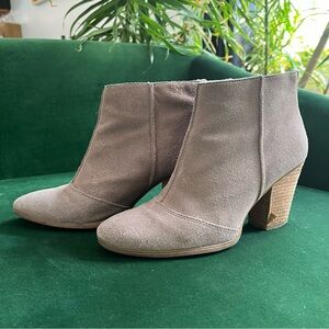 Suede Enzo Angiolini back-zip ankle boots